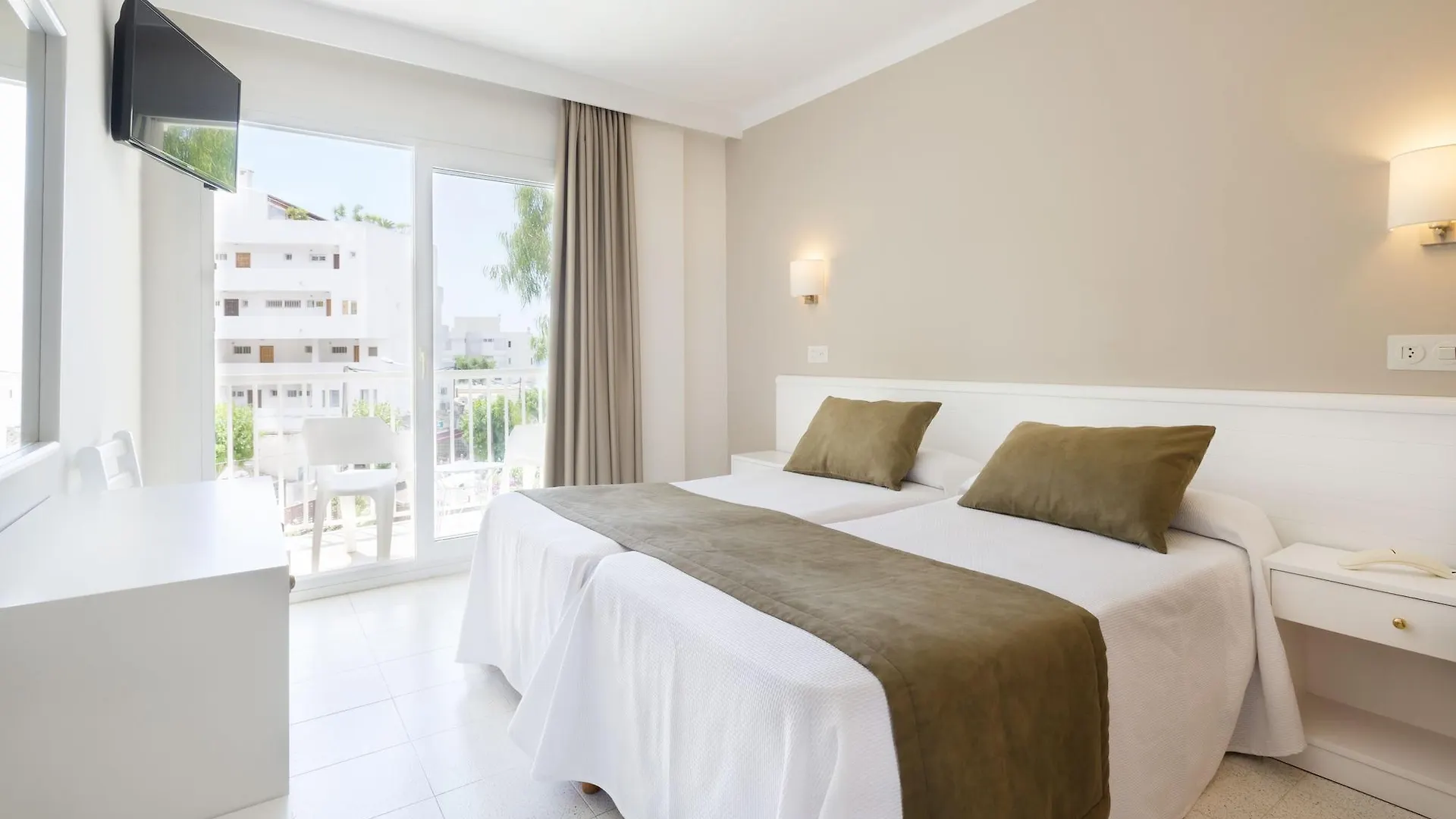 Hostal Residencia Sutimar Peguera Guest house