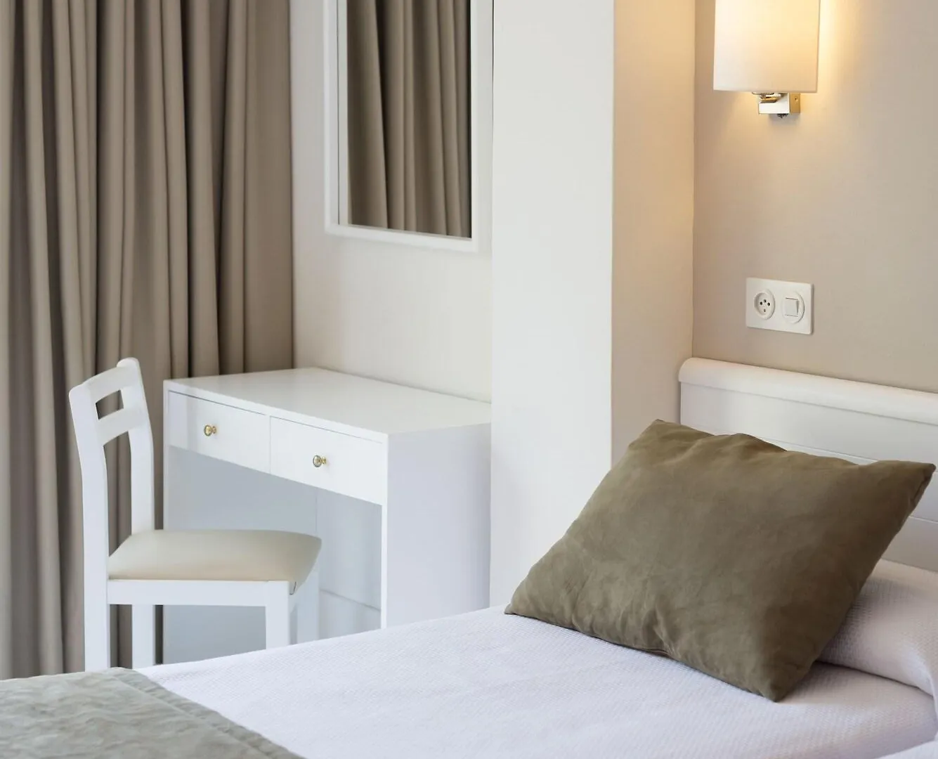 Pensión Hostal Residencia Sutimar Peguera
